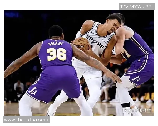 2021年湖人与老鹰的精彩对决回顾与赛季影响分析