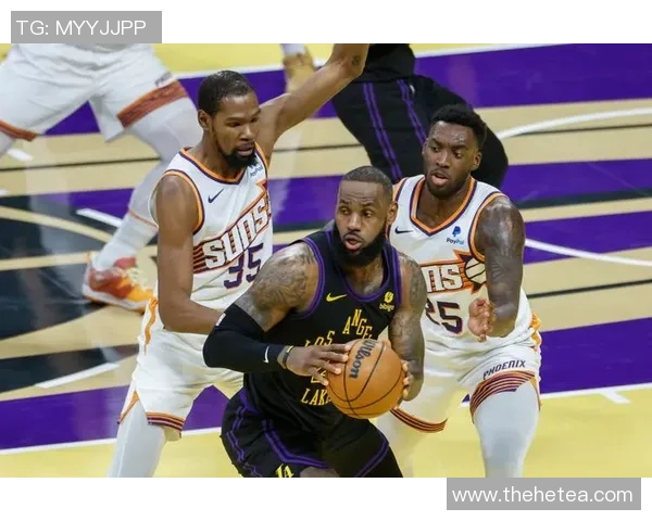 湖人对阵太阳全场精彩回顾与赛后分析带你重温激烈对决瞬间 湖人对阵太阳全场精彩回顾与赛后分析带你重温激烈对决瞬间