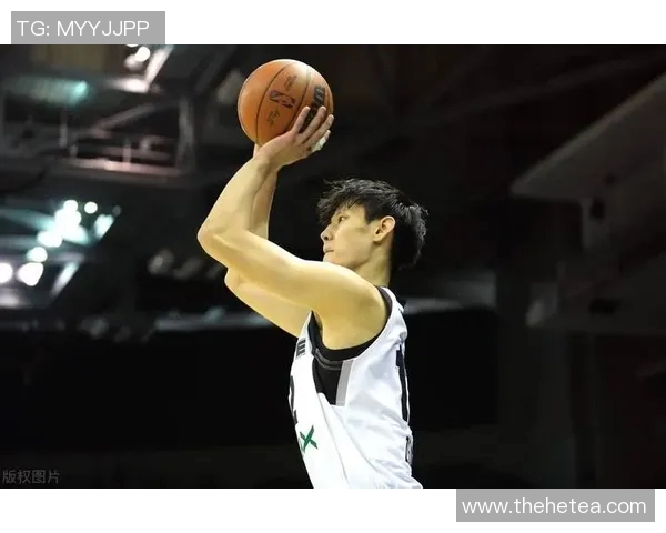 曾凡博的篮球之路：从青涩少年到职业球员的成长历程与挑战