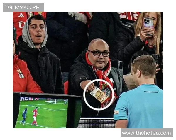 圣塔克拉与本菲卡的较量因争议判罚而腰斩球迷反应热烈 圣塔克拉与本菲卡的较量因争议判罚而腰斩球迷反应热烈