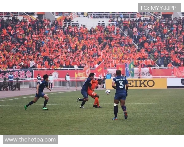 浦和红钻迎战大球队的精彩对决展现足球魅力与激情的较量