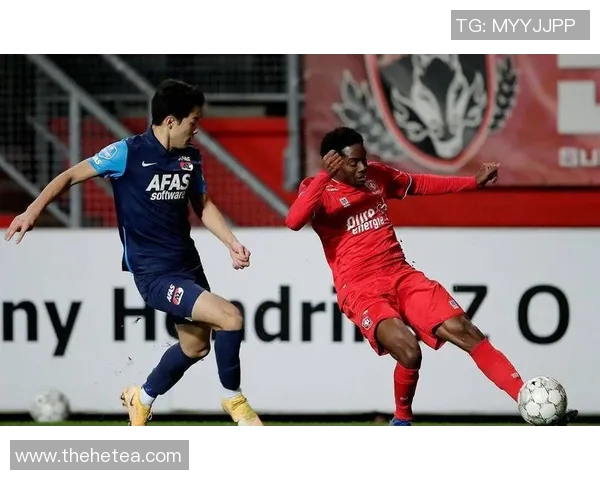 鹿特丹斯巴达主场迎战阿尔梅球队争夺胜利的激烈对决